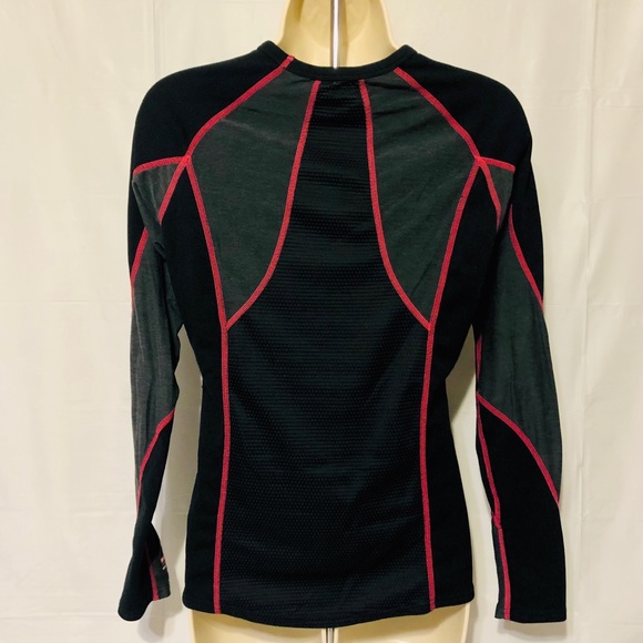 Mizuno Women’s Breath Thermal Long Sleeve Shirt - Picture 4 of 5